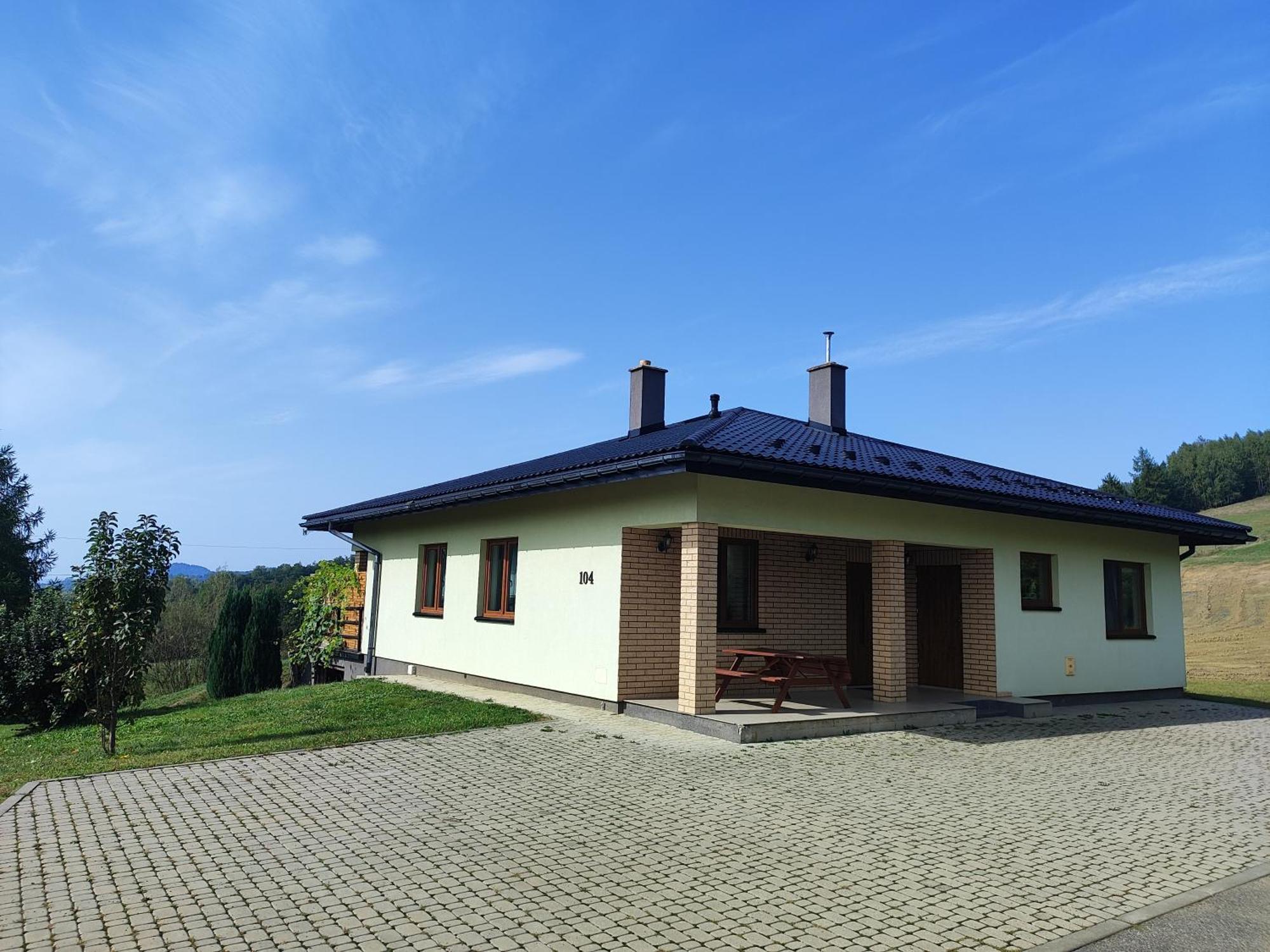 Dom Na Slonnym Villa Monasterzec Kültér fotó