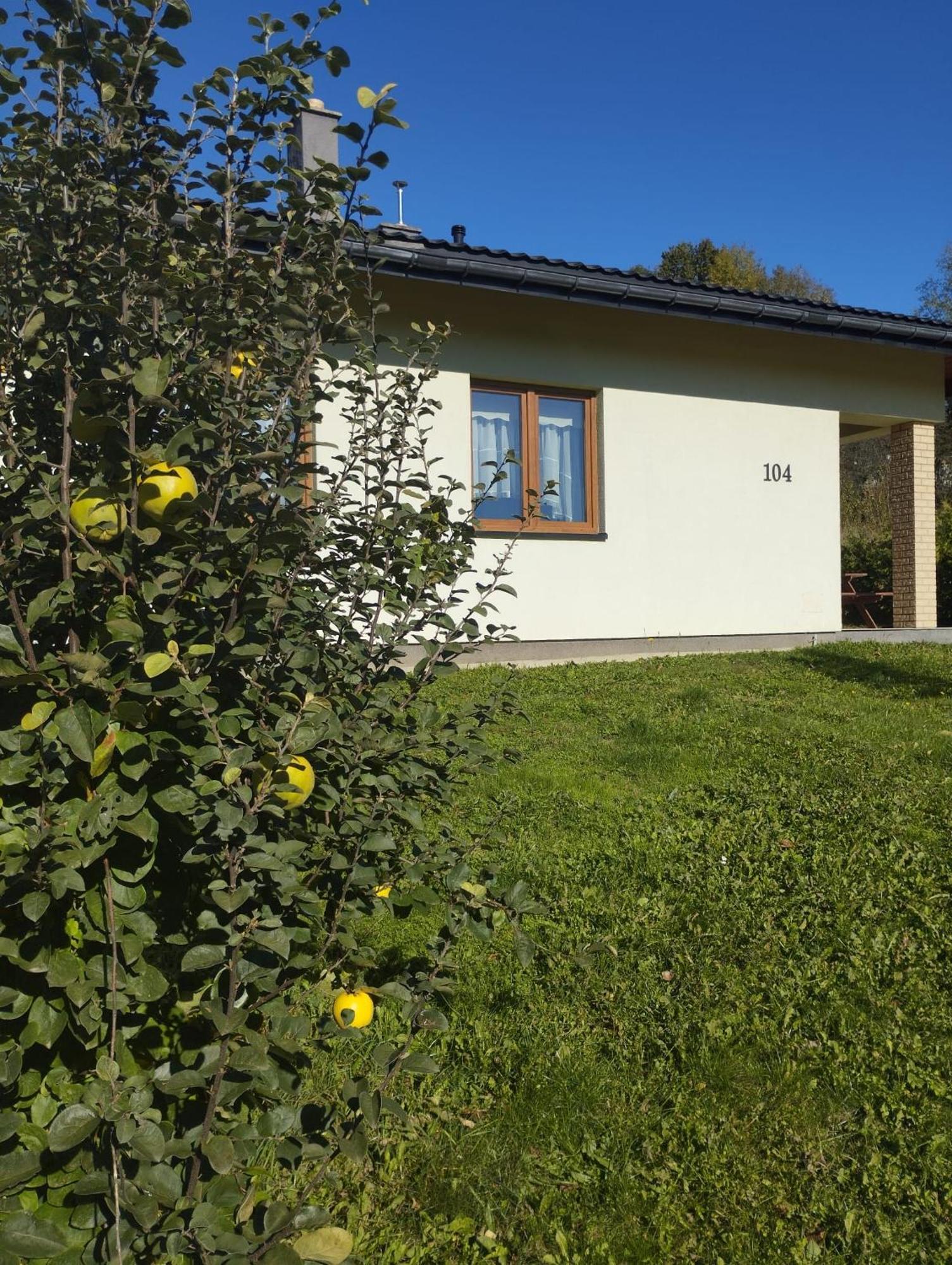 Dom Na Slonnym Villa Monasterzec Kültér fotó